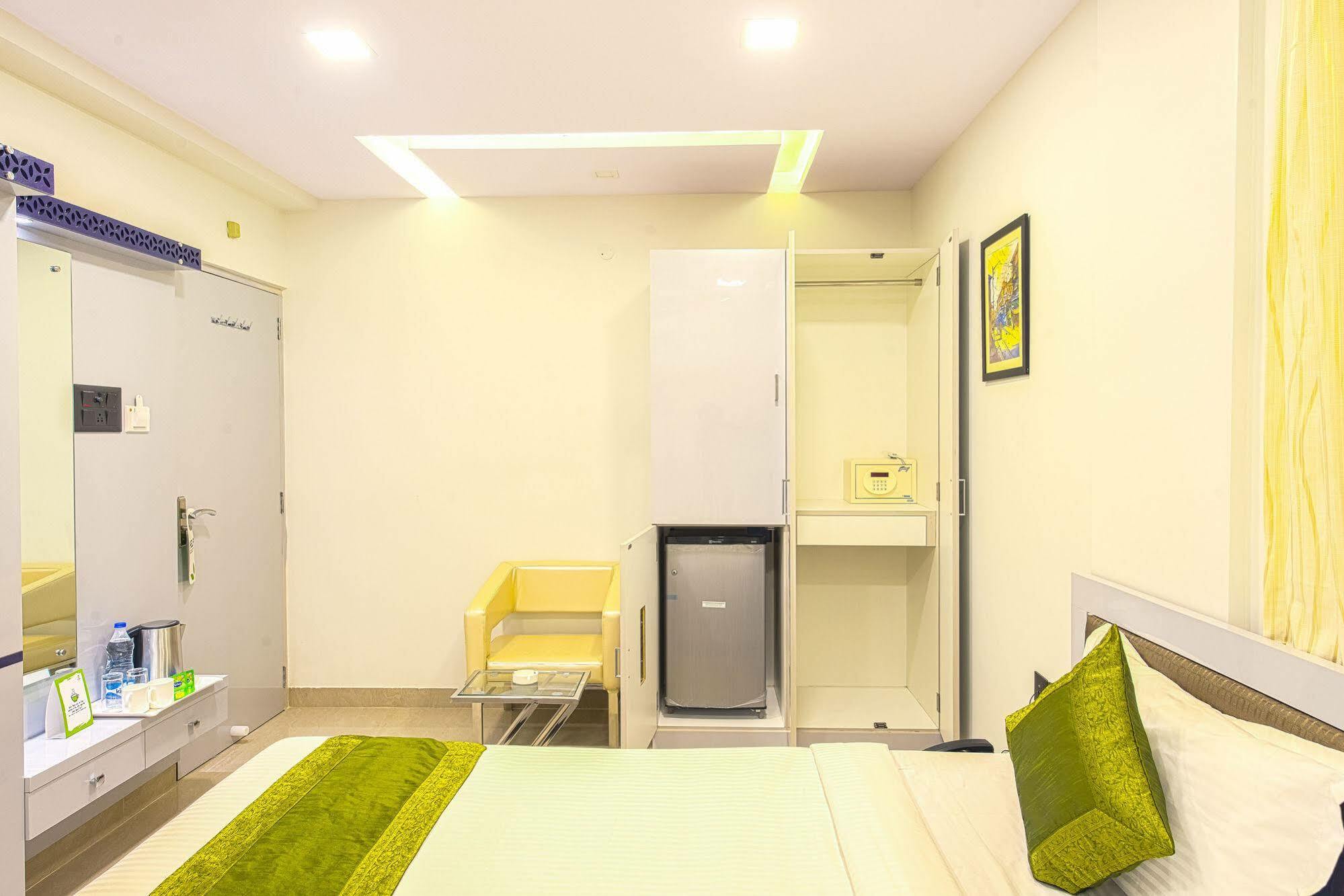 Treebo Orion Sapphire, Beck Bagan Hotel Kolkata Exterior photo