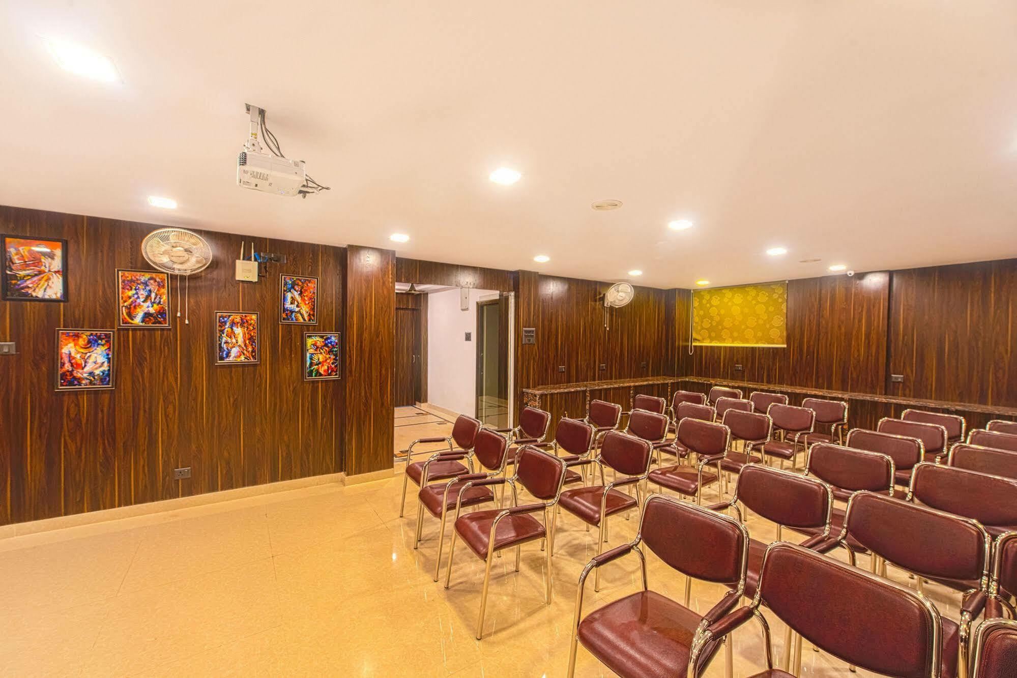 Treebo Orion Sapphire, Beck Bagan Hotel Kolkata Exterior photo